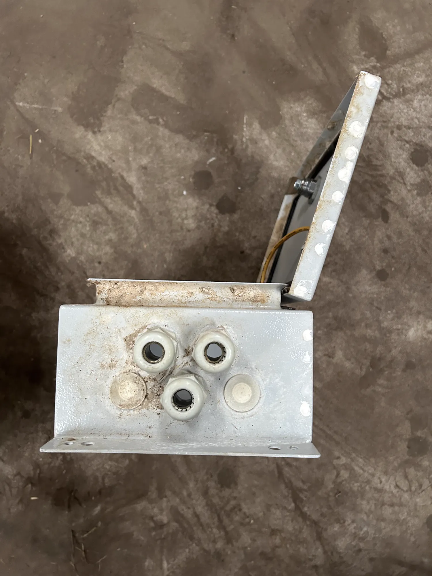 Electrische Kasten: Gebruikt in Pluimveestal - 30x18x12