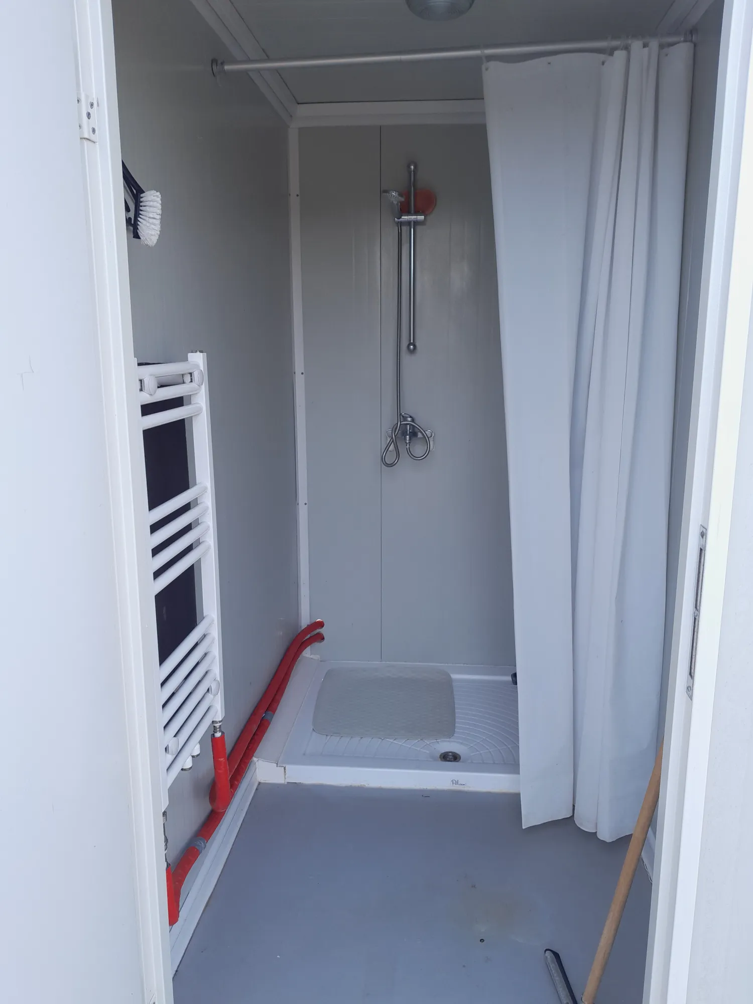 Mobiele Douche Units voor Seizoenswerk - Eenvoudig aan te sluiten