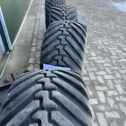Shovelbanden met velg 500/40R17.5 - Nieuwstaat