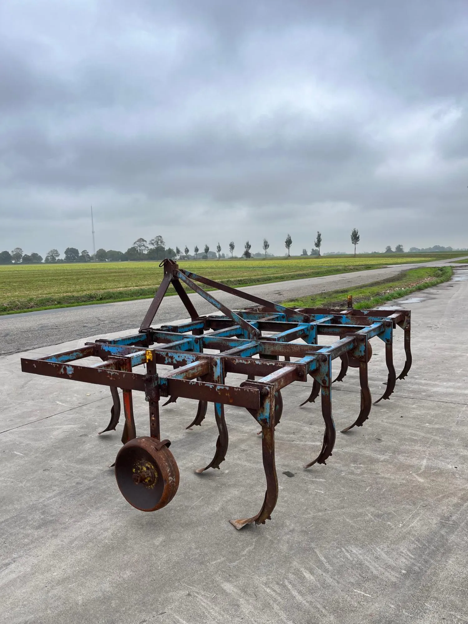 Cultivator de vânzare - Lățime 340 cm - Stare bună