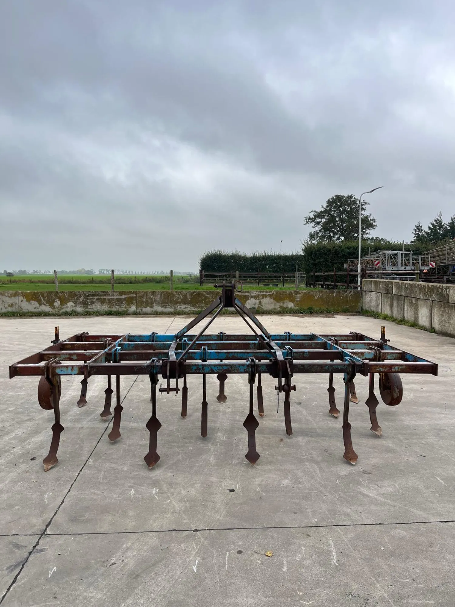 Cultivator de vânzare - Lățime 340 cm - Stare bună