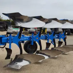 Jong gebruikte Rabe Albatros 4-schaar ploeg (2019)