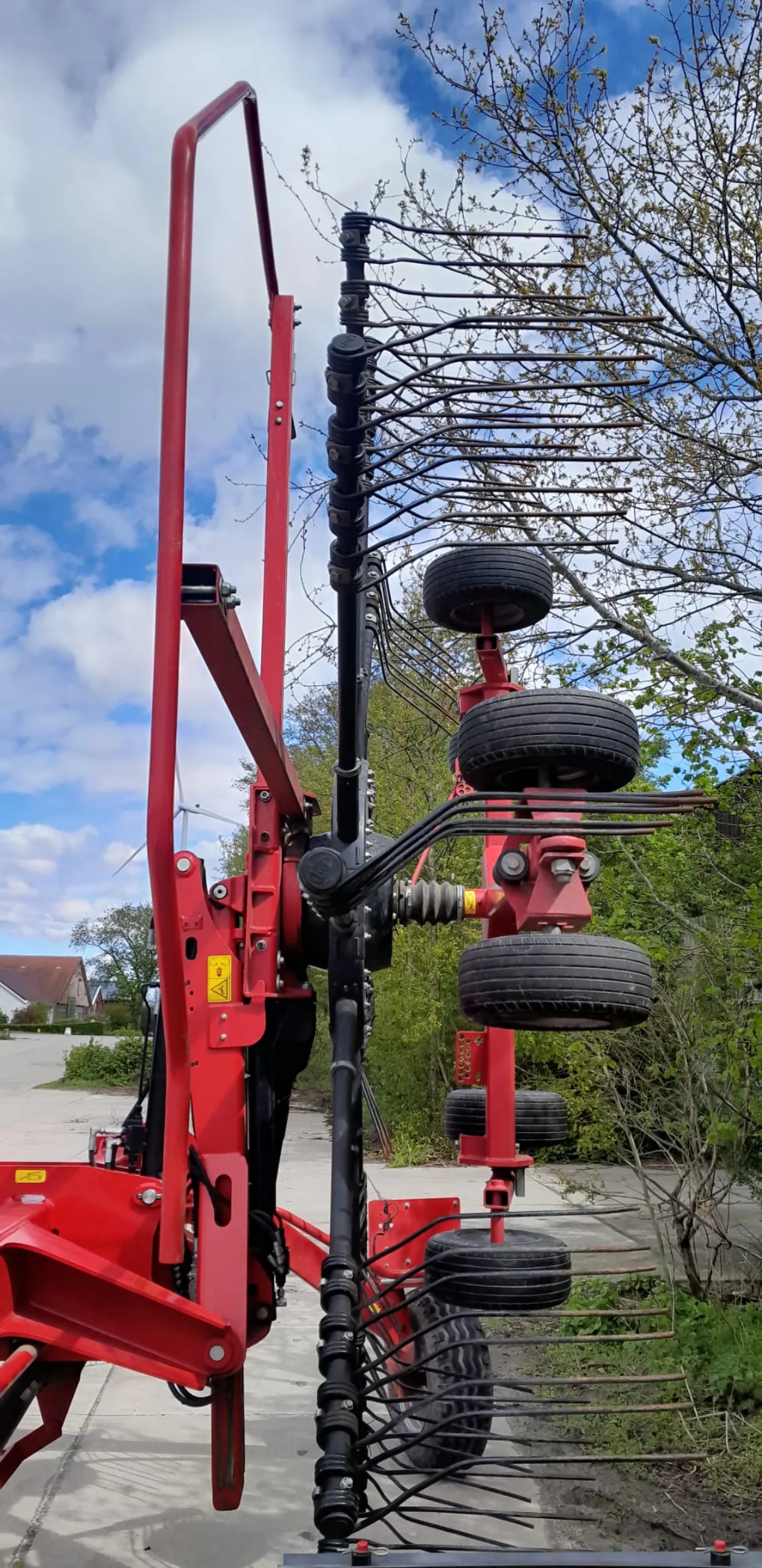 Lely Hibiscus 815 CD Vario uit 2017 - Getrokken hark