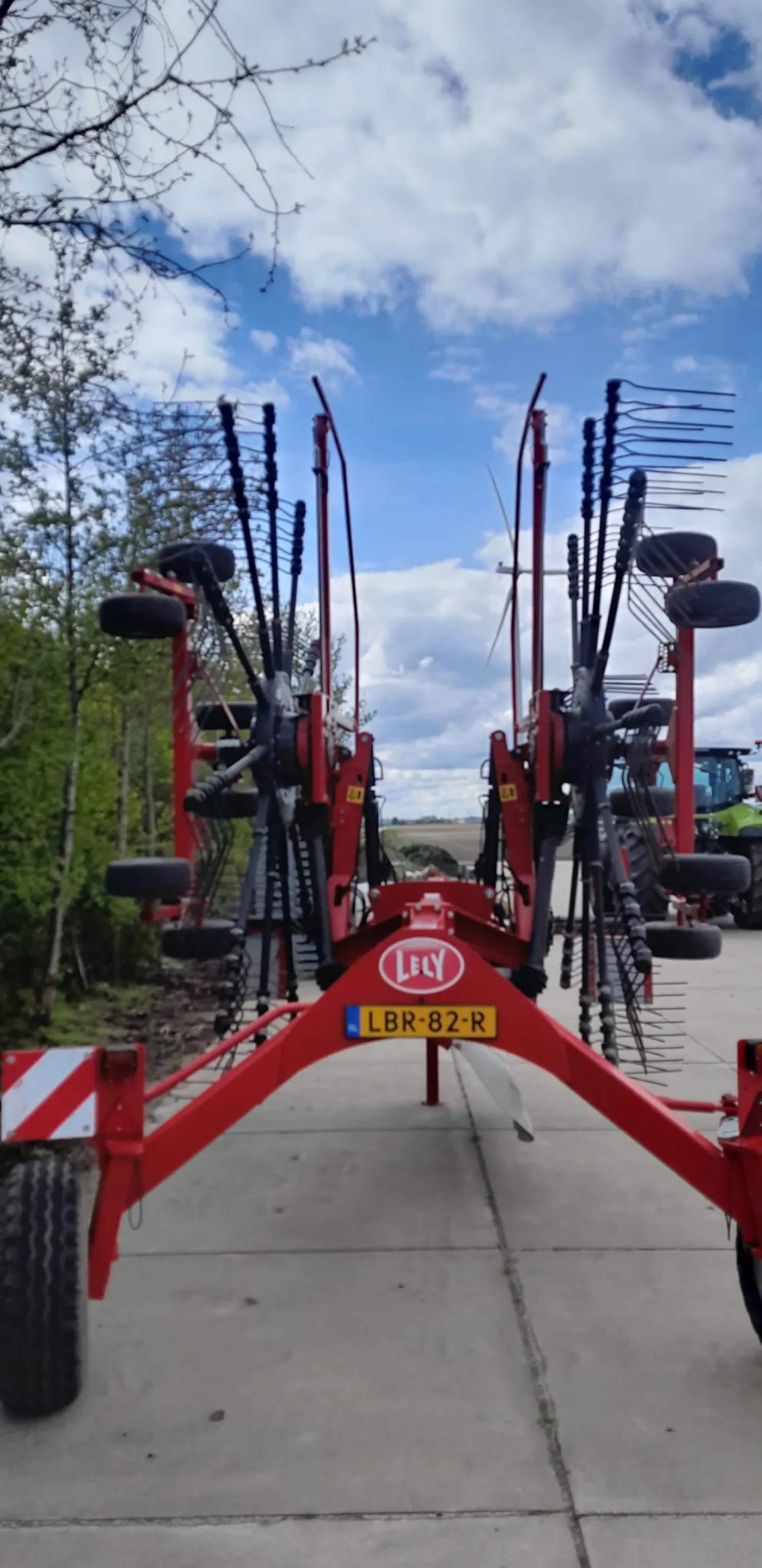 Lely Hibiscus 815 CD Vario uit 2017 - Getrokken hark