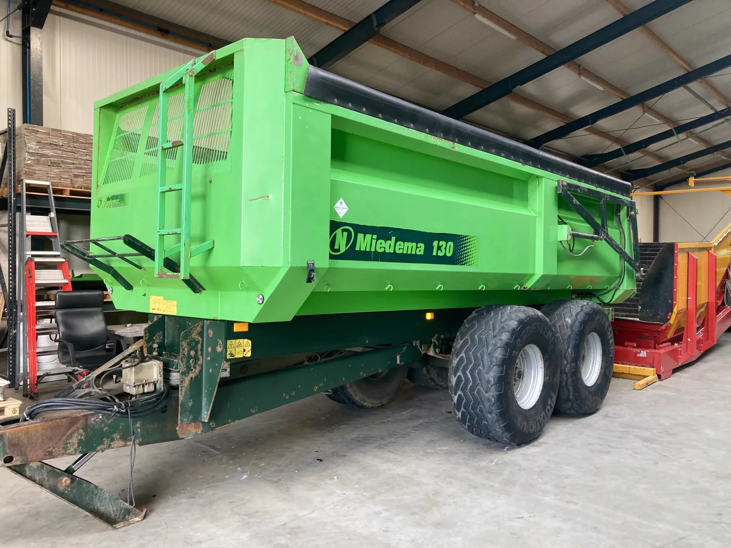 Miedema HST 130 Landbouwkippers - Bouwjaar 2001