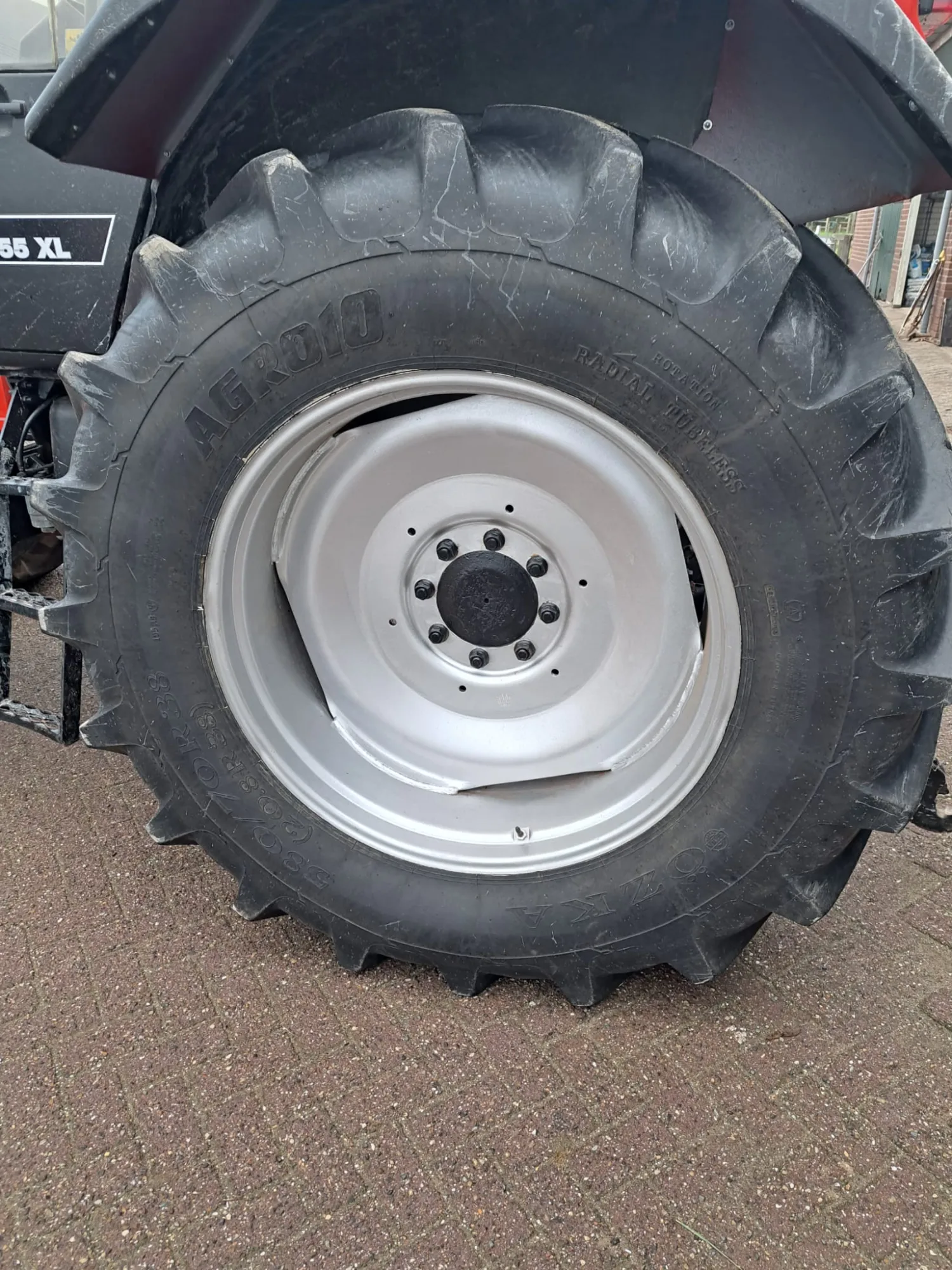 Banden 580 70 R38: Grote ZF steek | Betrouwbaar