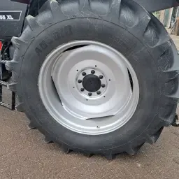 https://cdn.farmtrade.nl/media/169133/conversions/d3LUU0-thumbnail.webp