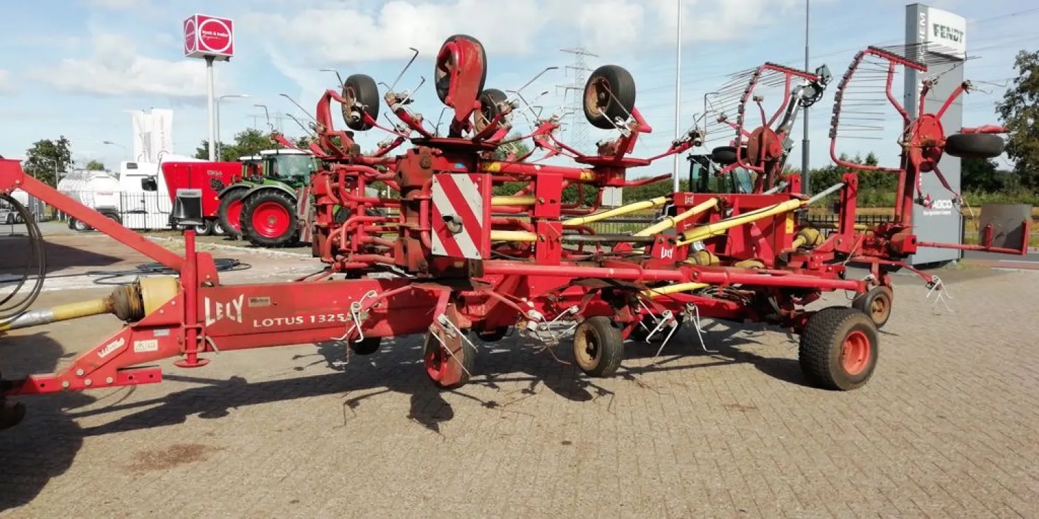 Lely Lotus 1325 Hooischudder te koop - Uit 1999