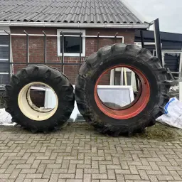 Dubbellucht banden set 20.8 38 & 16.9 28 te koop