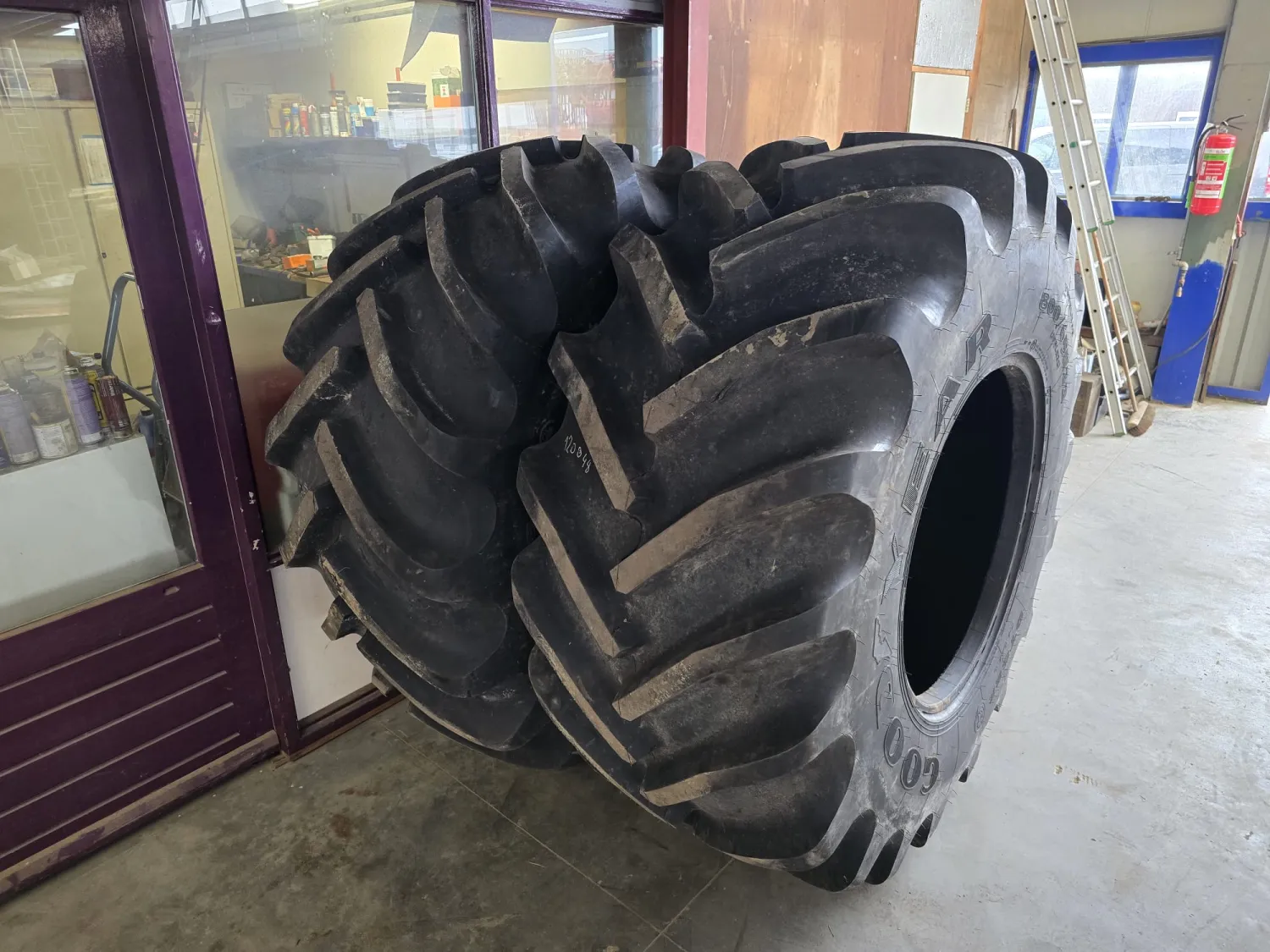 GOODYEAR 800/65R32 DT822 Banden | Te Koop