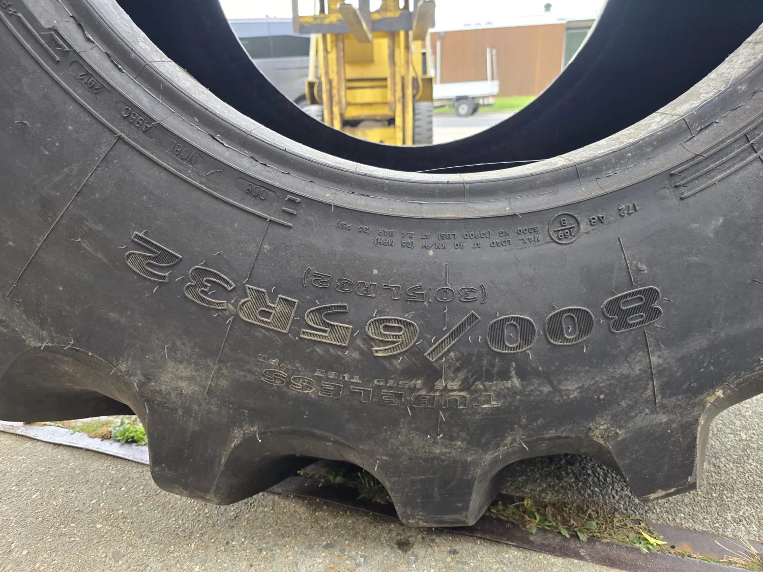 GOODYEAR 800/65R32 DT822 Banden | Te Koop