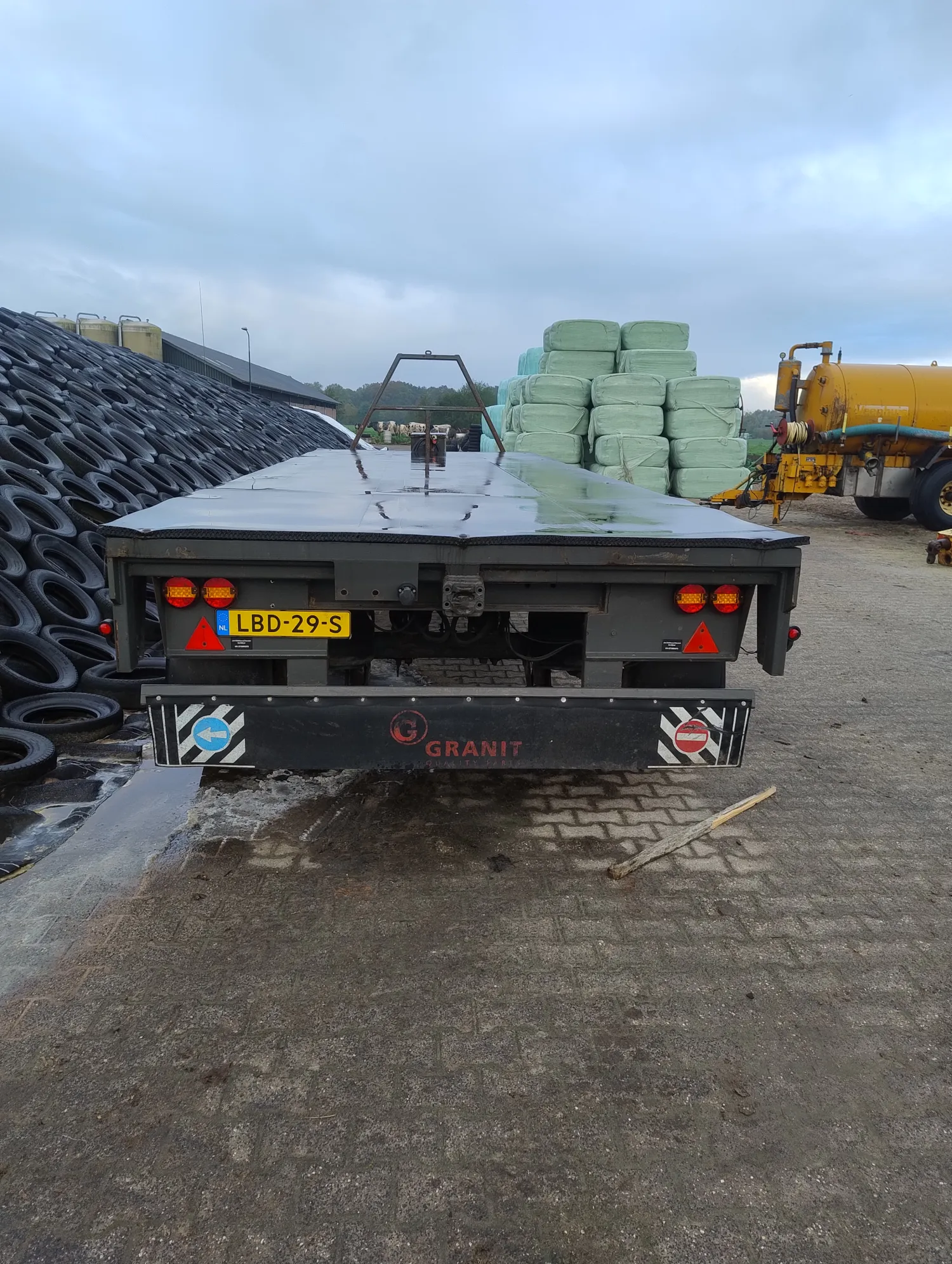 Pacton Wagen 720cm - Rubbermat, Luchtvering - Ex BTW