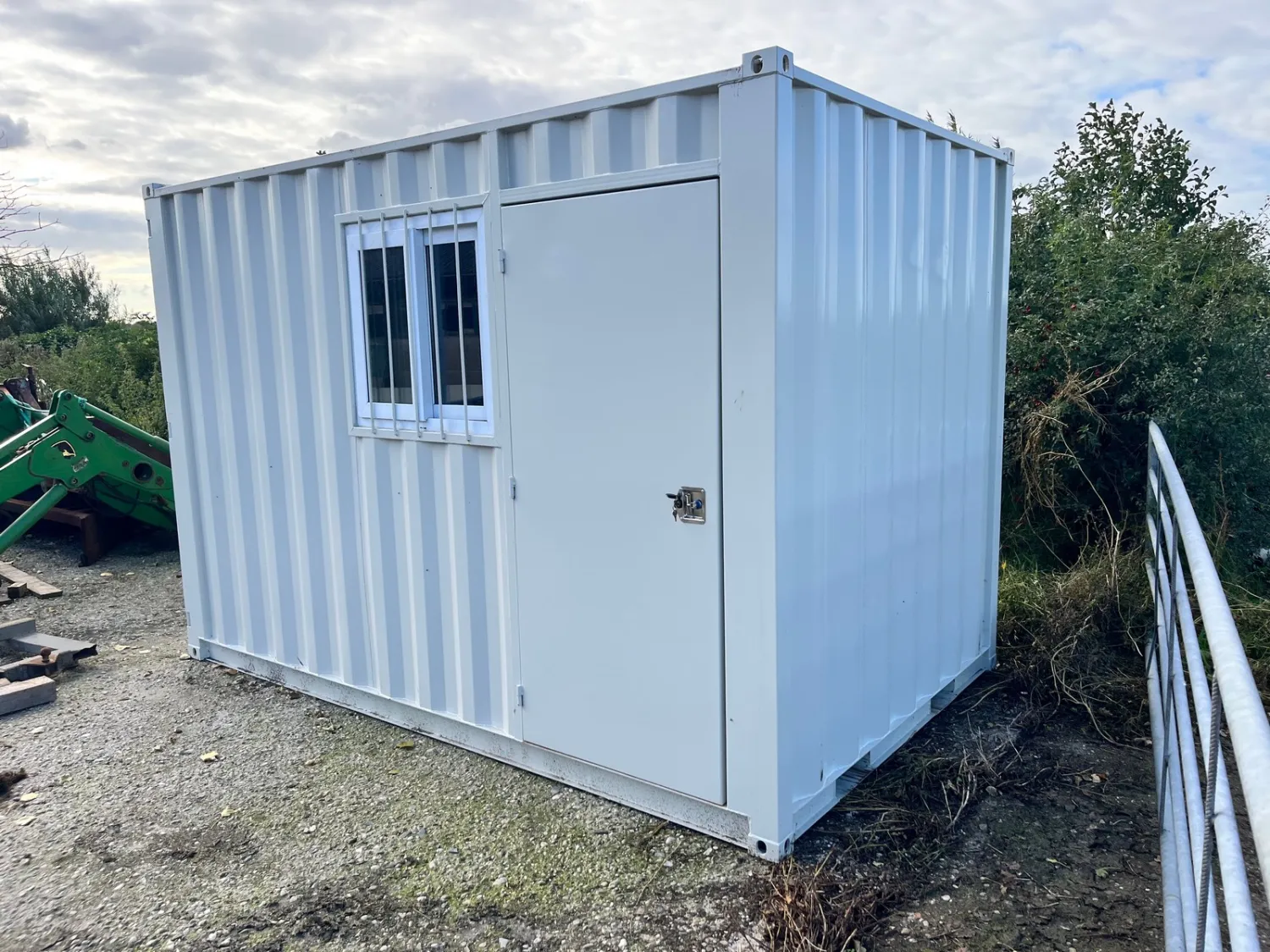 12 ft Opslagcontainer met Extra Raam en Deur