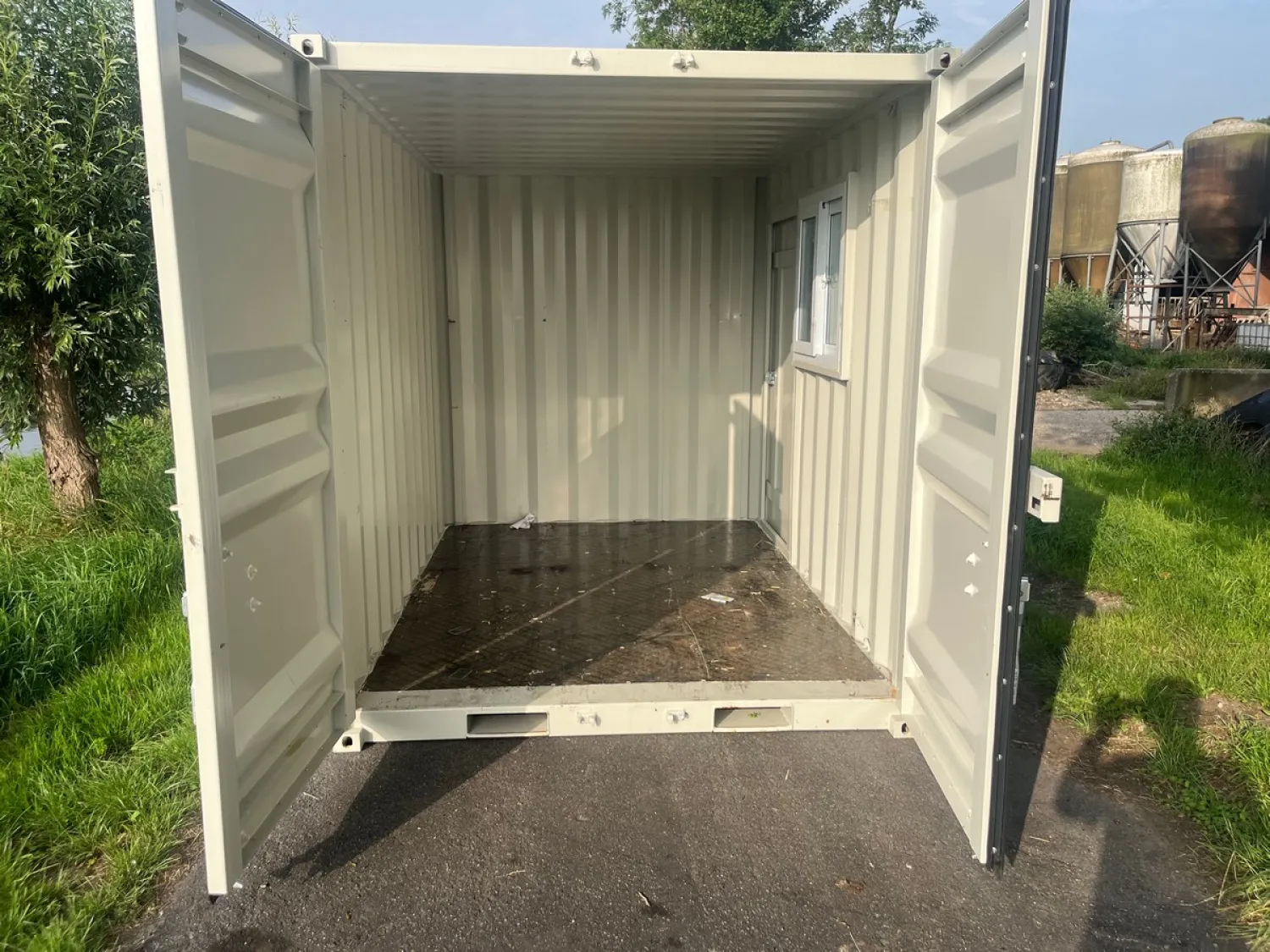12 ft Opslagcontainer met Extra Raam en Deur