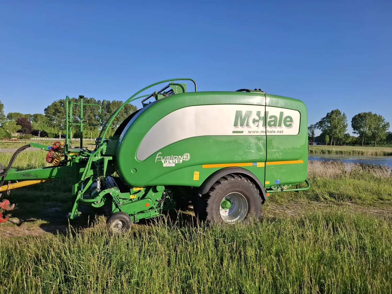 McHale Fusion 3 Plus Press-Wickelkombination | Rundballenpresse zu verkaufen