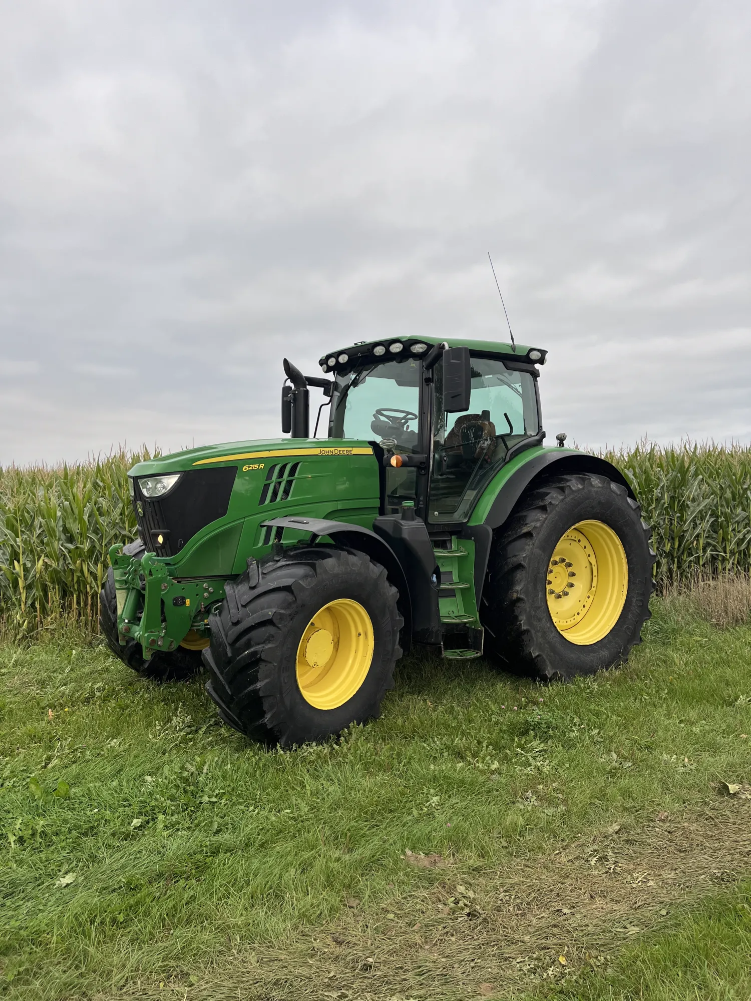 John Deere 6215R Traktor, 2015, 9200 Stunden