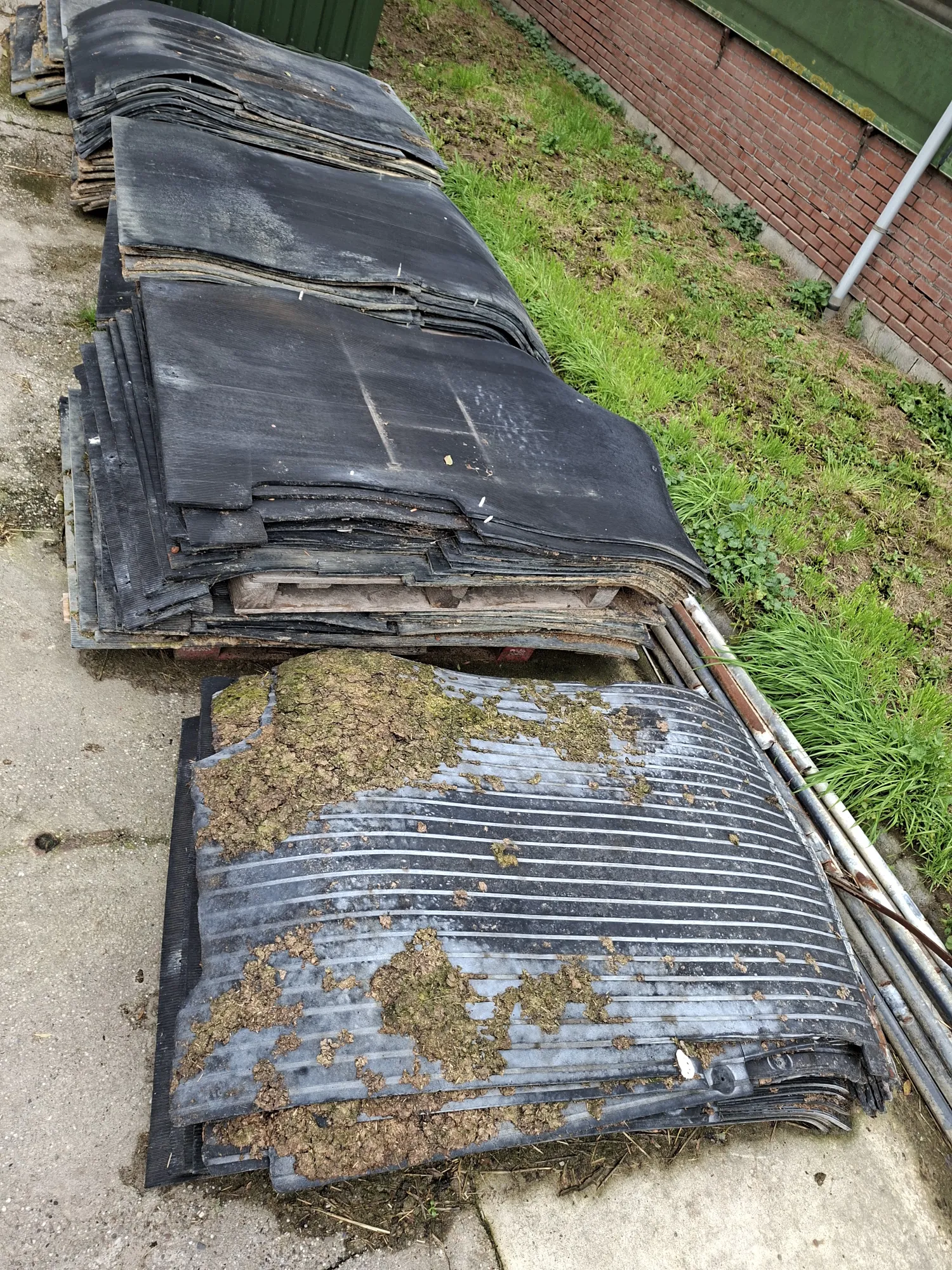 Gebruikte ligboxmatten - 90 stuks - Afmeting 175x110 cm