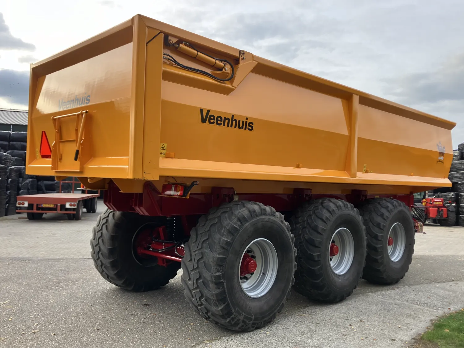 Veenhuis JVK 25000 Kieper: 3-asser, brede bak, topconditie