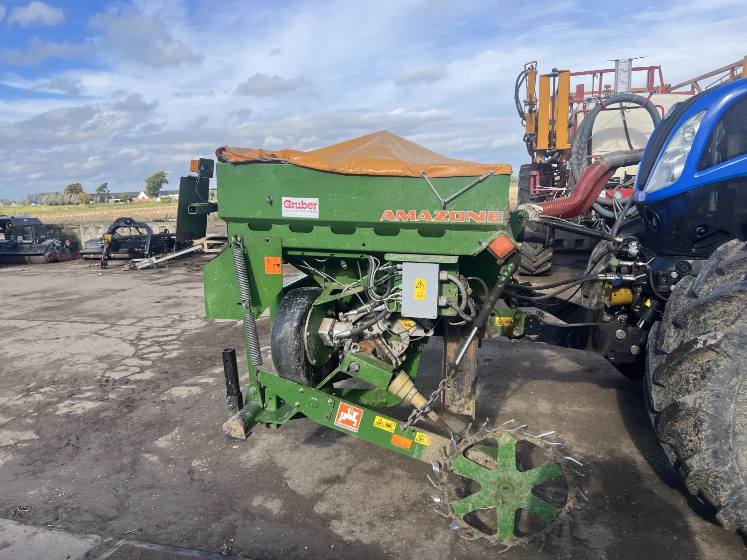 Amazone Zbiornik Przedni - 1200 kg Pszenicy - Stan Bardzo Dobry