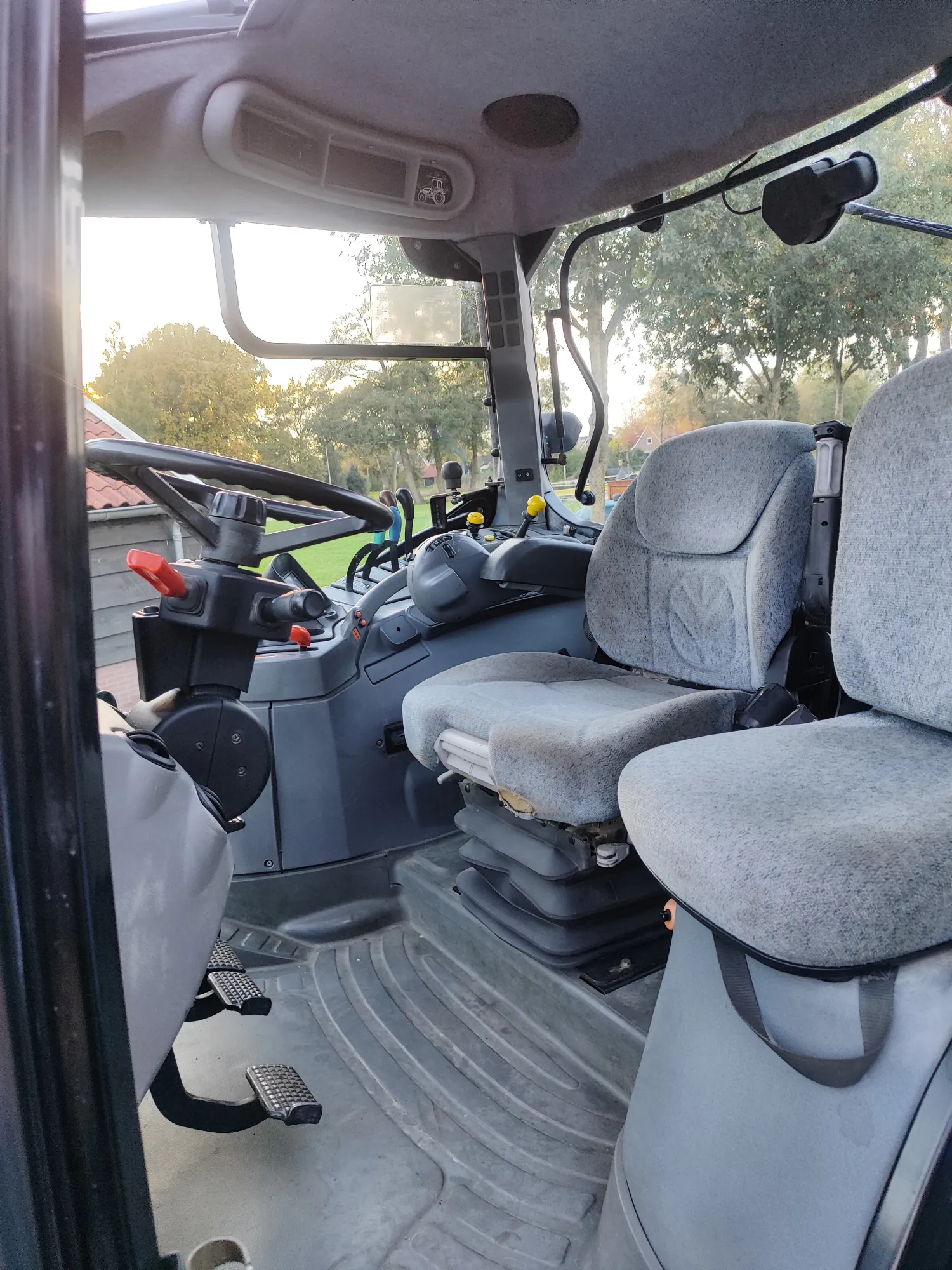 New Holland TS 110 A Tractor, 2004, 115 PK