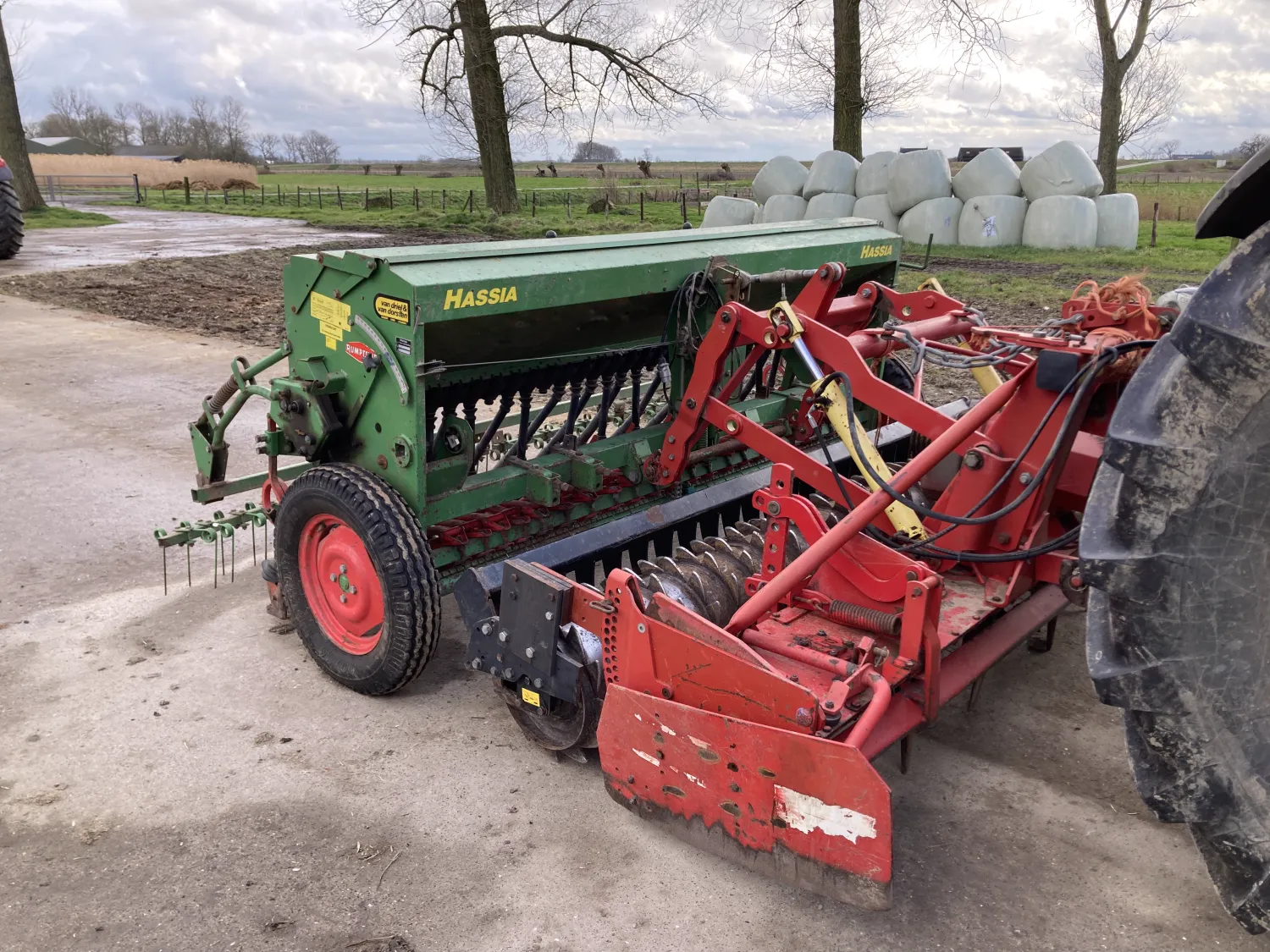 Lely Rotoreg 300-22 & Hassia DK300 Drill Combination