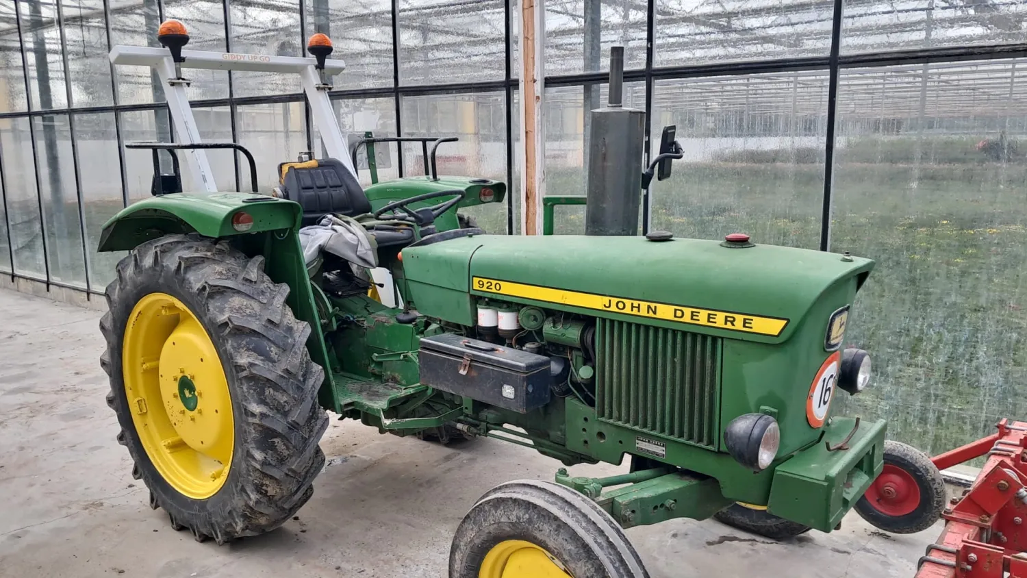 Ciągnik John Deere 920 na sprzedaż | Ciągnik rolniczy