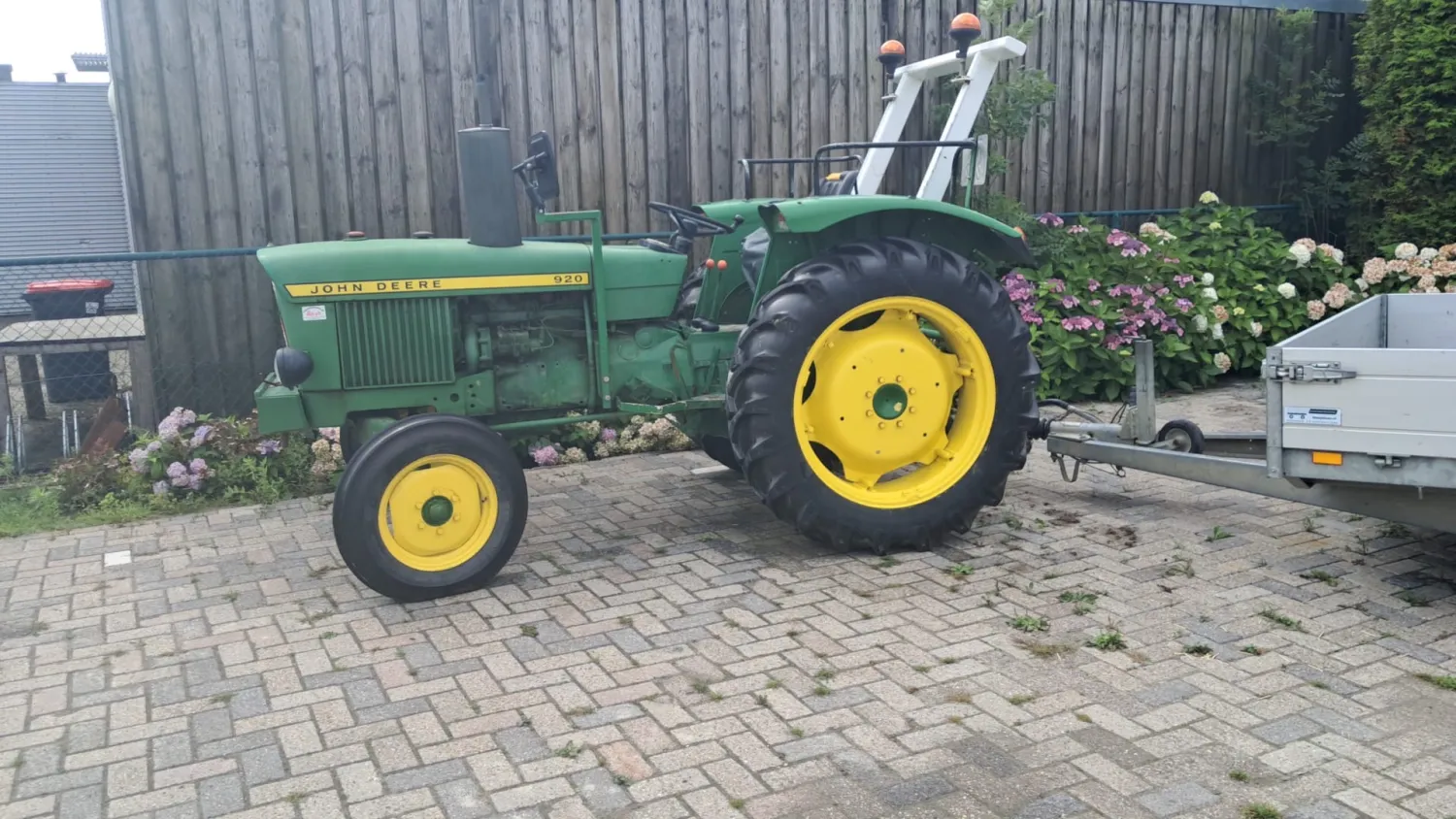 Ciągnik John Deere 920 na sprzedaż | Ciągnik rolniczy