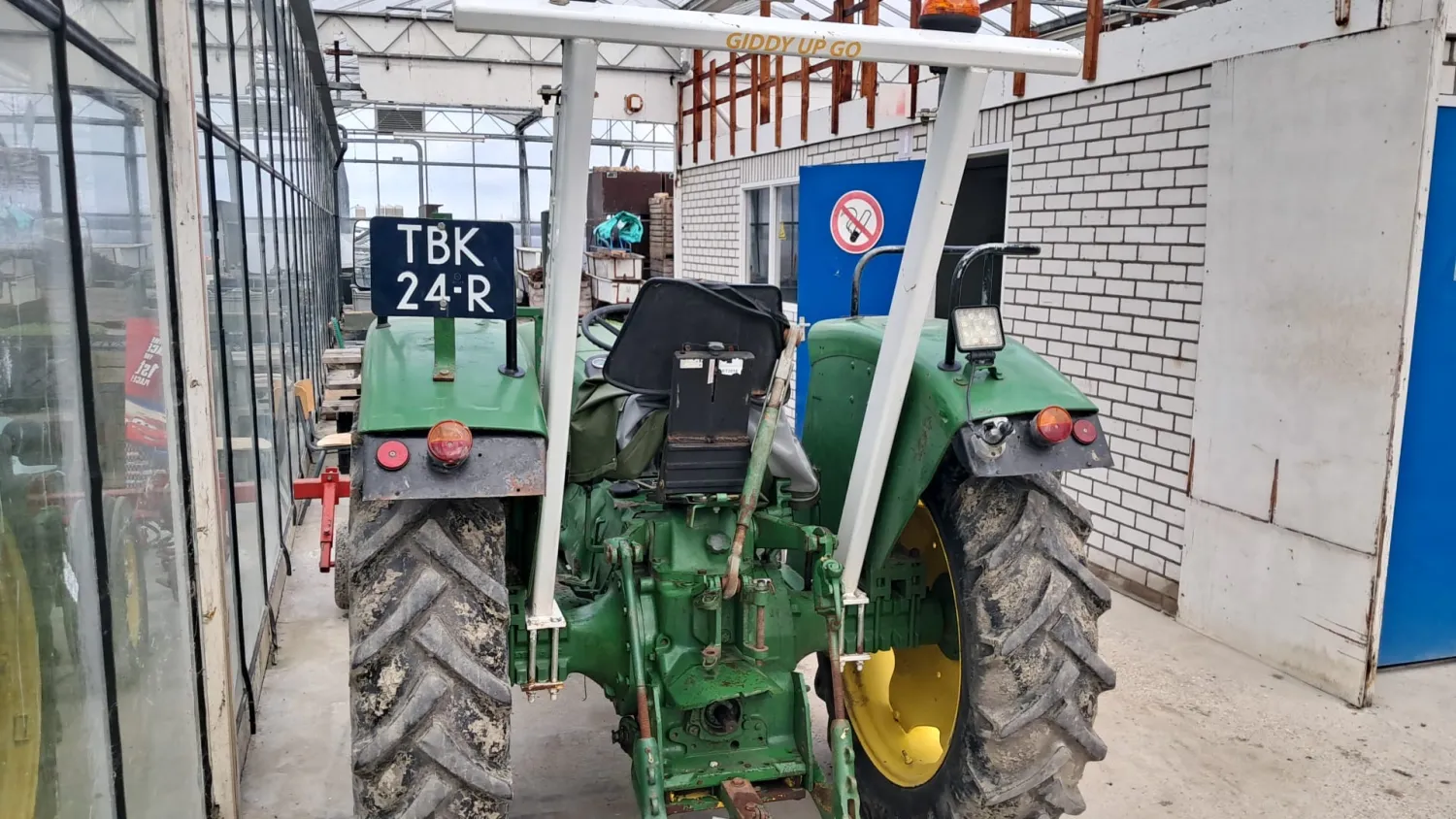 Ciągnik John Deere 920 na sprzedaż | Ciągnik rolniczy