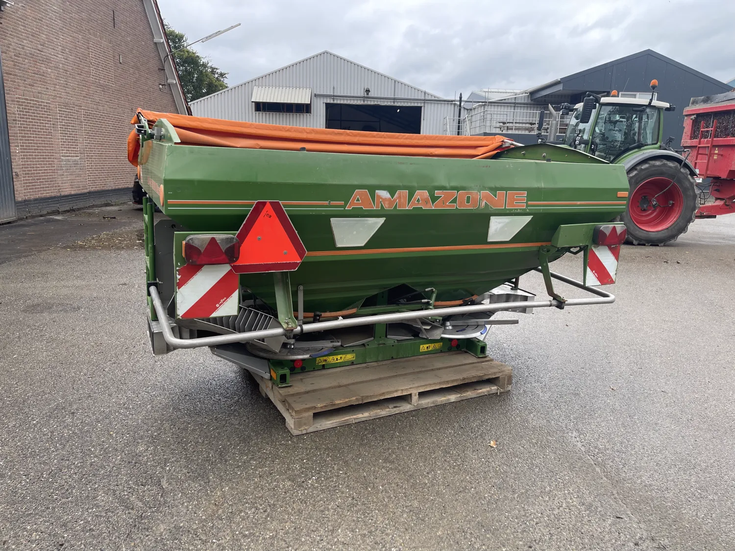 Amazone ZAM Ultra 3000 Spreader - Year 2009