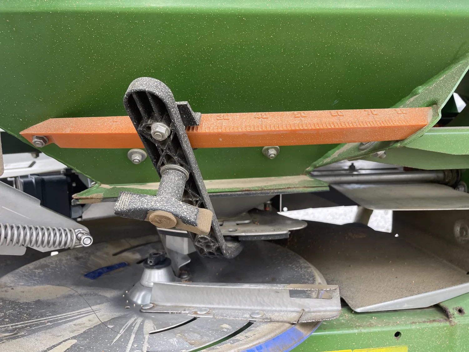 Amazone ZAM Ultra 3000 Spreader - Year 2009