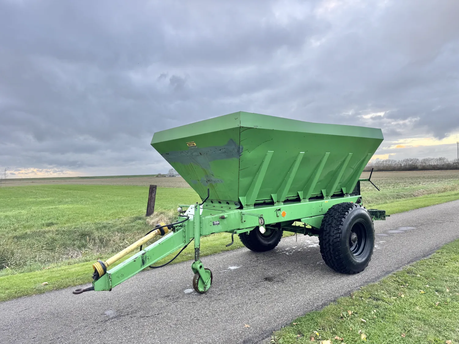 Agromet Lime Spreader 7m³ for Sale - Precision Spreading