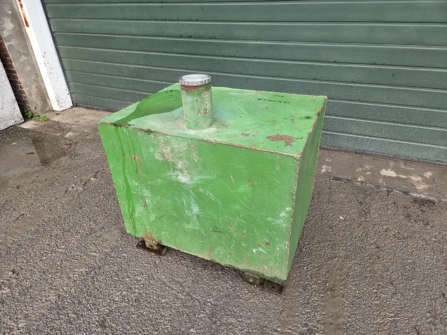 Diesel Tank Approx. 300L - Ideal for Front Weight Conversion