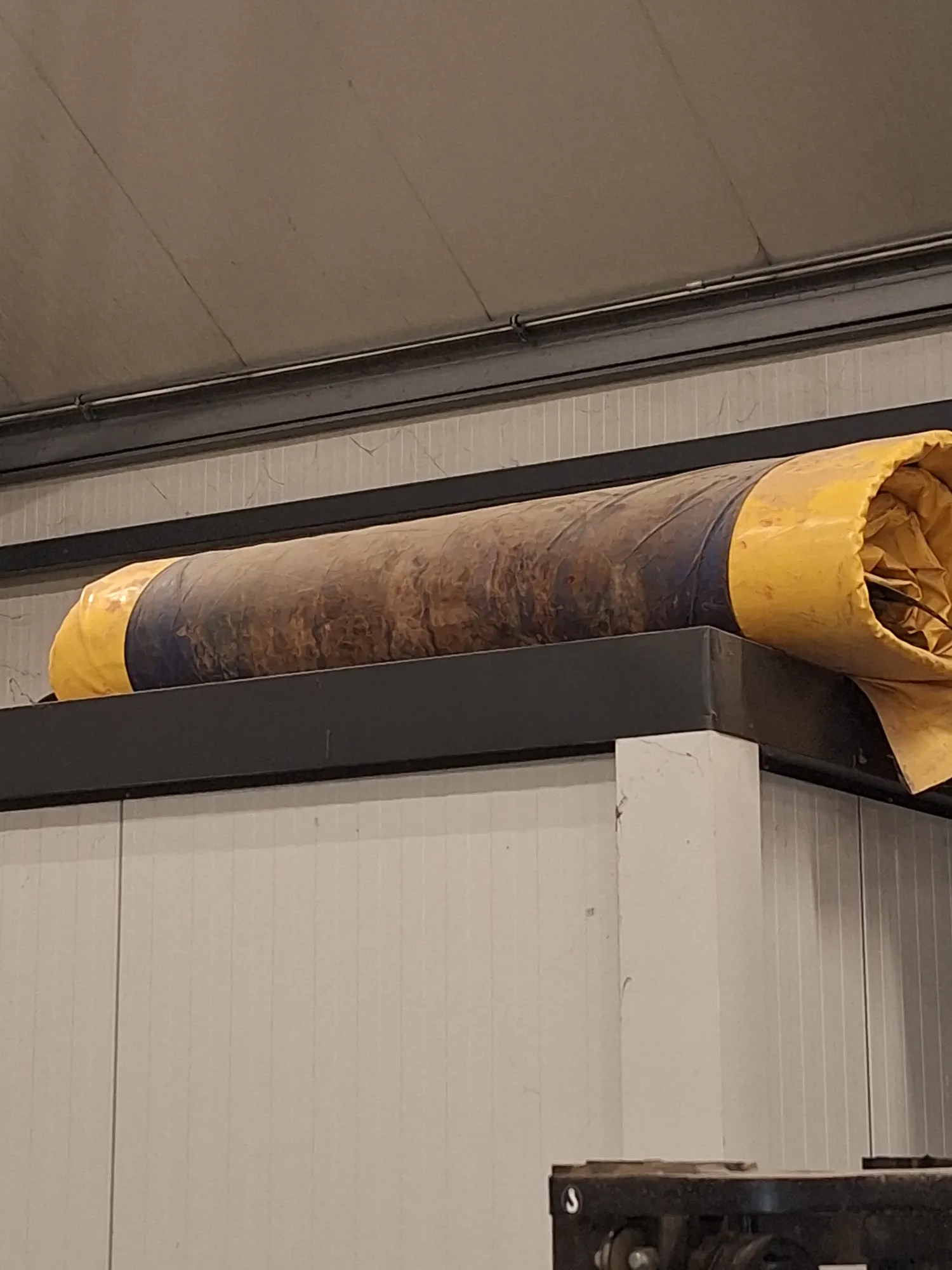 Valbrekermat 1.9m x 6.5m in goede staat