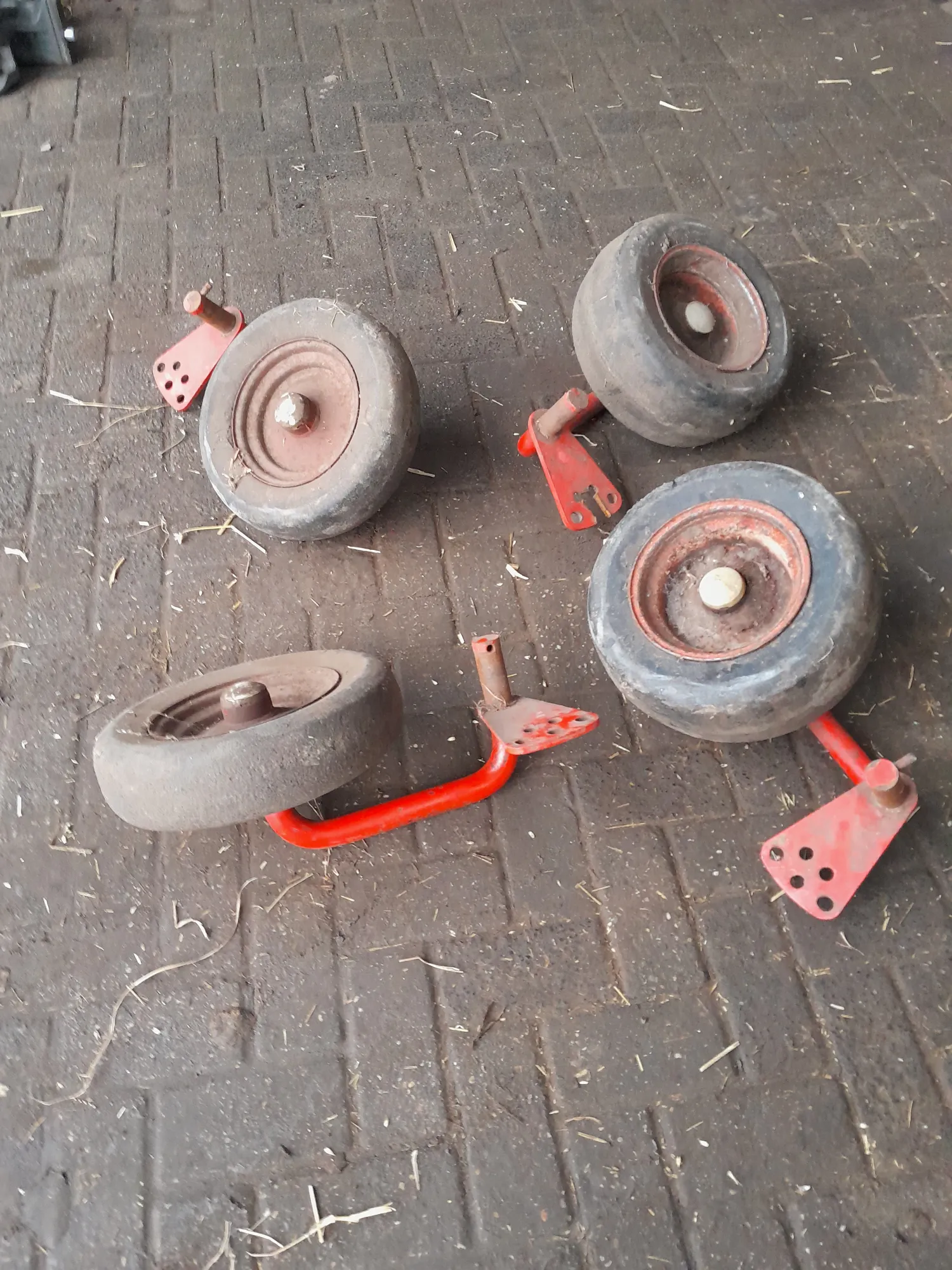 Steunwielen voor Hooischudder - Massief, 4 stuks