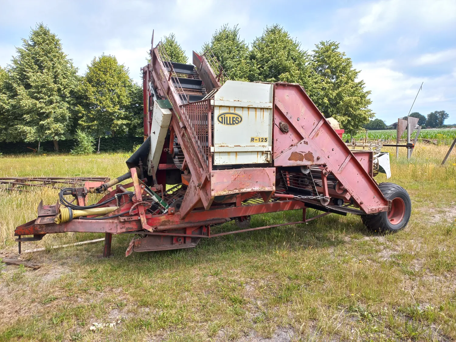 Gilles R-125 Beet Loader for Sale | Agricultural Equipment