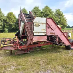Gilles R-125 Beet Loader for Sale | Agricultural Equipment