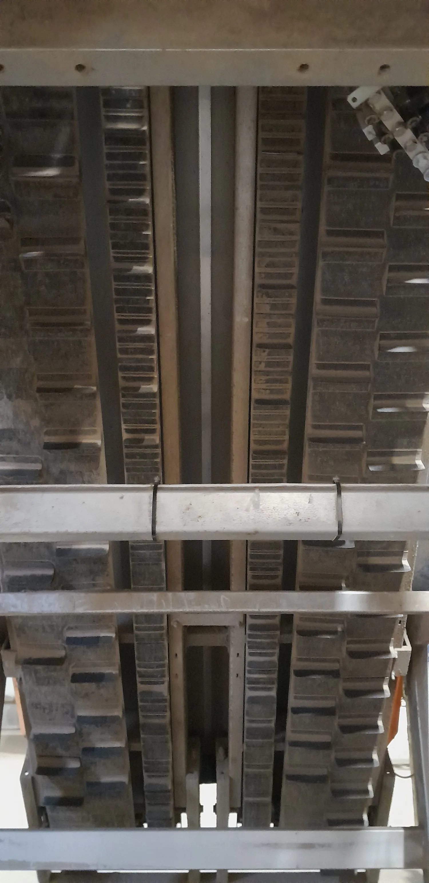 Wanted: Elevator belts for Lockwood twin weigher