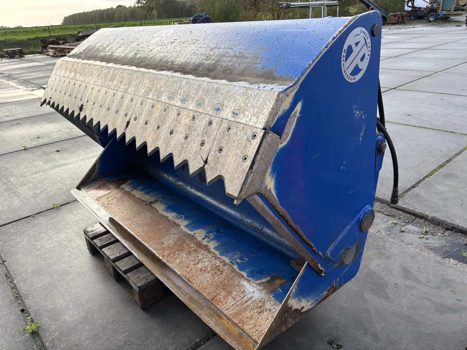 Cupă de însilozare AP FL 2200 DB (2019) - Fund închis