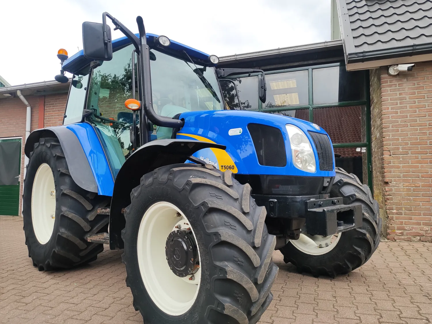 New Holland T5060 Tractor, 2012, 105 PK