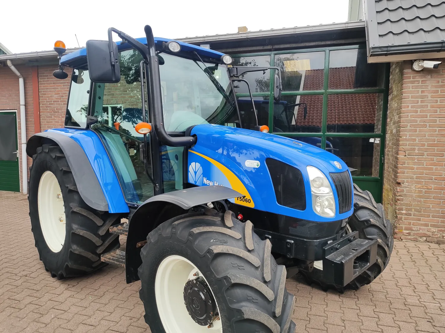 New Holland T5060 Tractor, 2012, 105 PK
