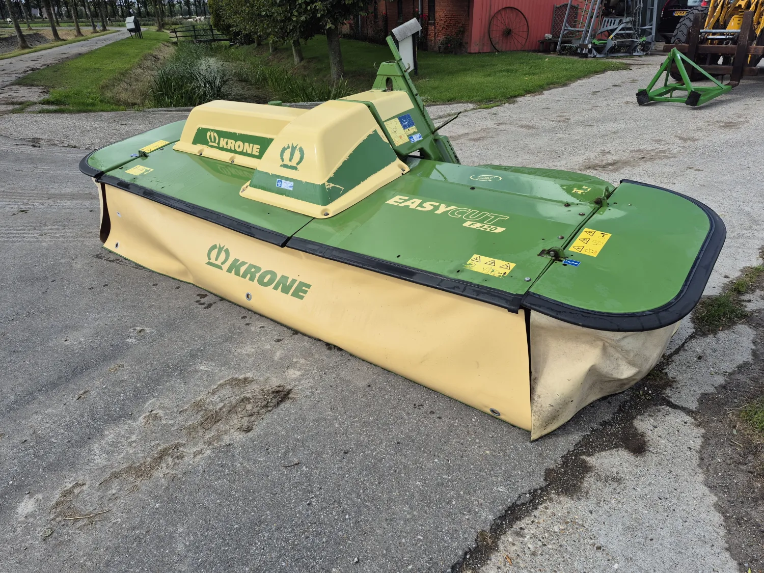 Cositoare Krone F320 Fluture (2018) cu Tamburi de Andanat