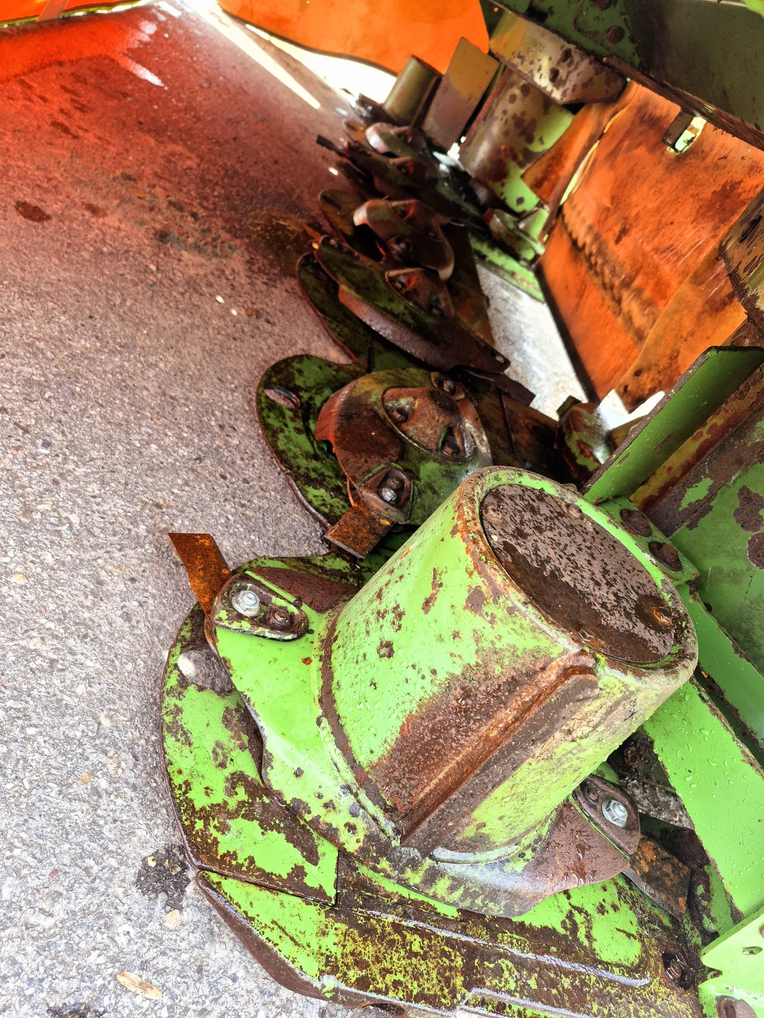 Cositoare Krone F320 Fluture (2018) cu Tamburi de Andanat