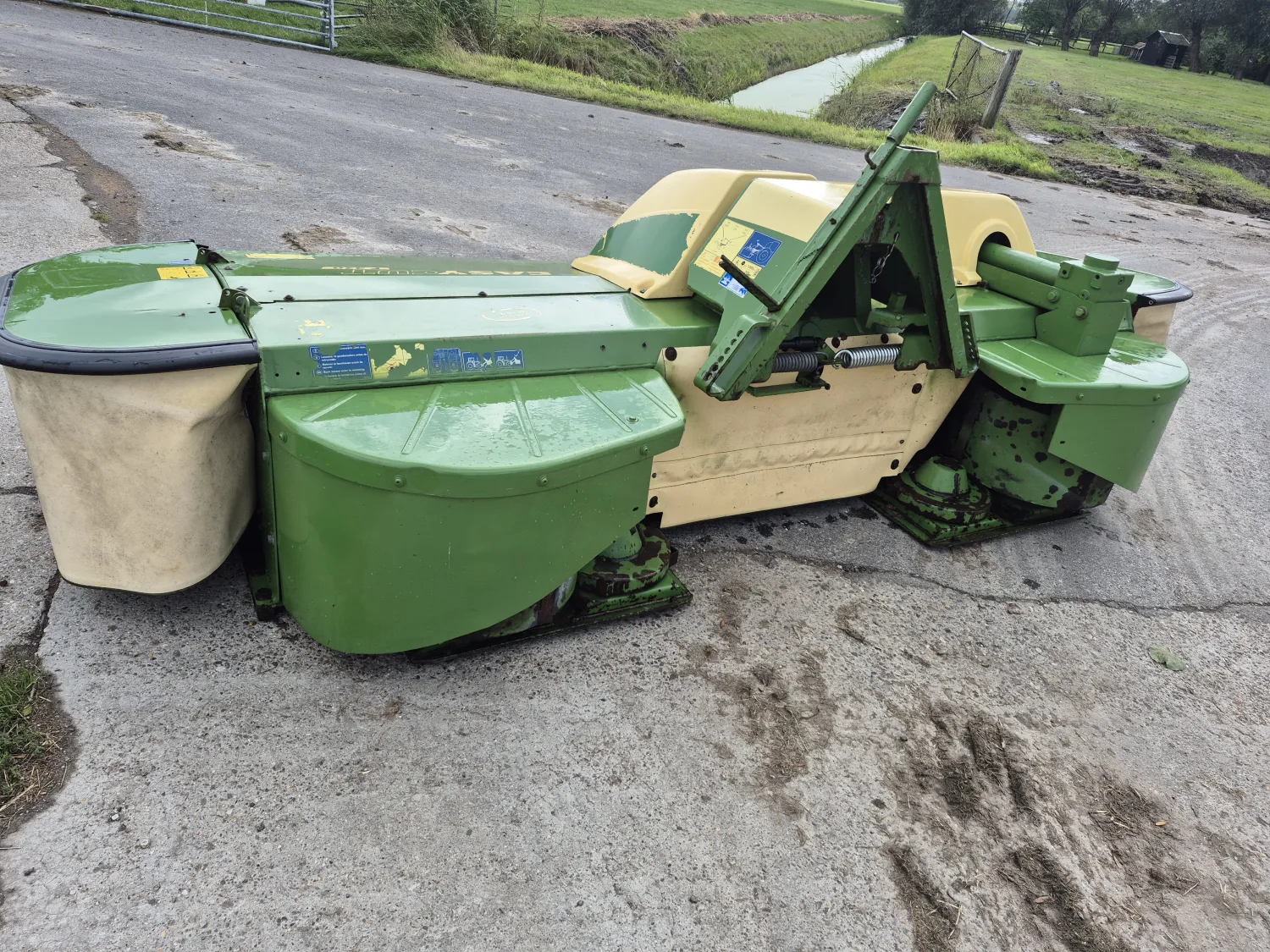 Cositoare Krone F320 Fluture (2018) cu Tamburi de Andanat