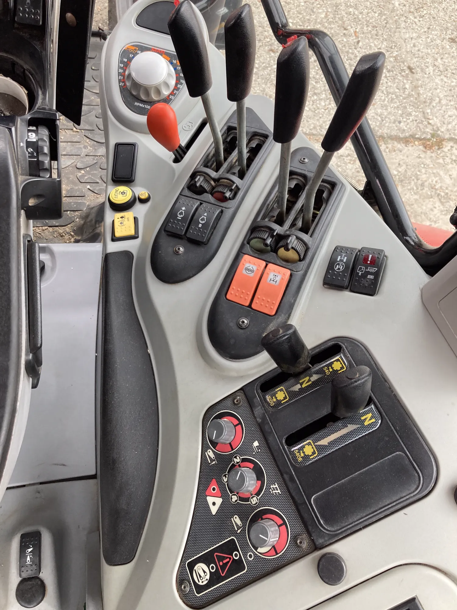 Massey Ferguson 6490 Dyna 6, 2007, 185 PK PTO