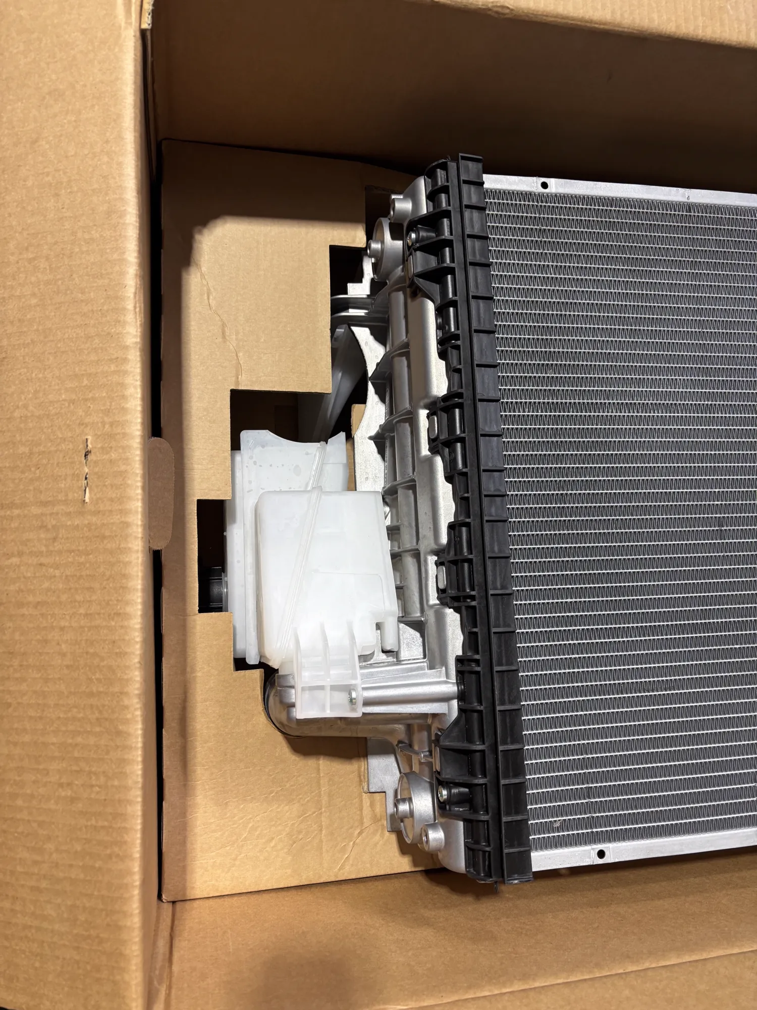 Nieuwe Radiator & Koelvloeistoftank voor John Deere 20-serie