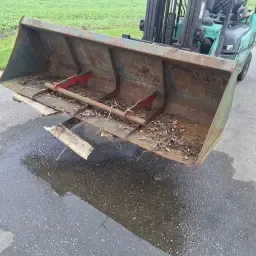 Mailleux Quick Hitch, Attachment & Bucket - Used