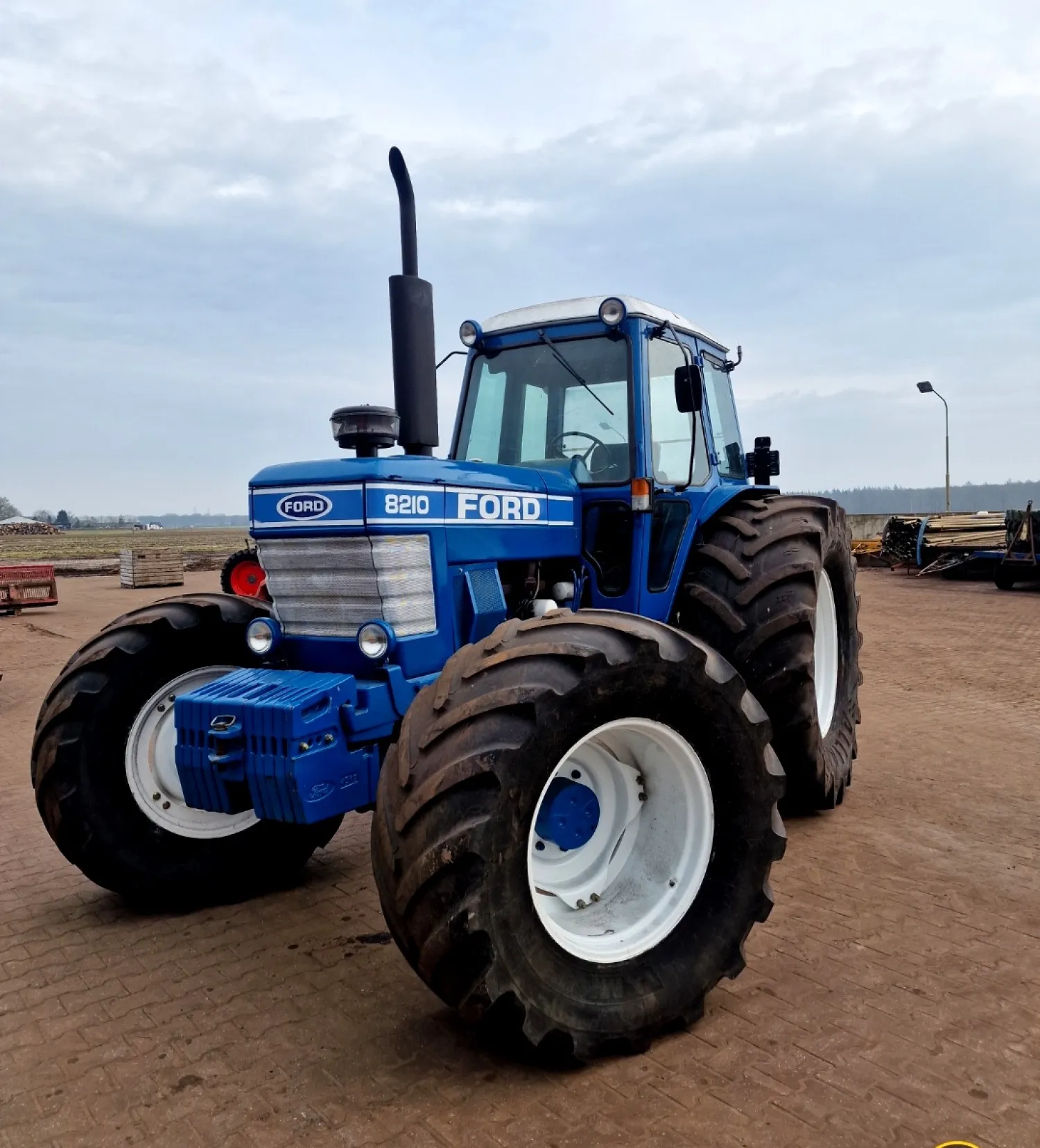 Трактор Ford 8210, 1985 – Турбо, 140 к.с., Малко часове