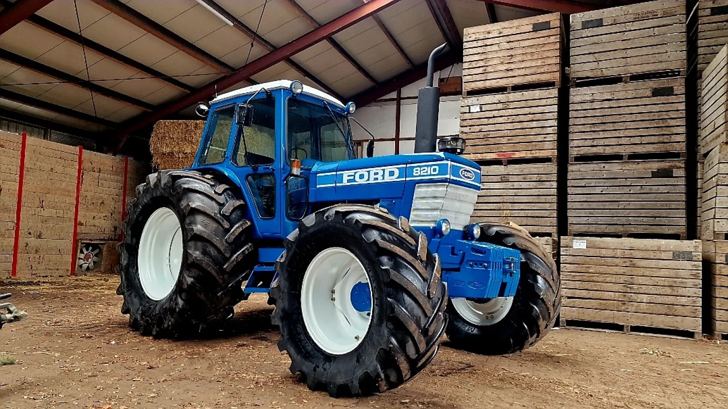 Трактор Ford 8210, 1985 – Турбо, 140 к.с., Малко часове