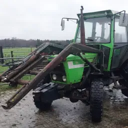 Deutz 6507 CA: Tractor único 4WD con cargador frontal