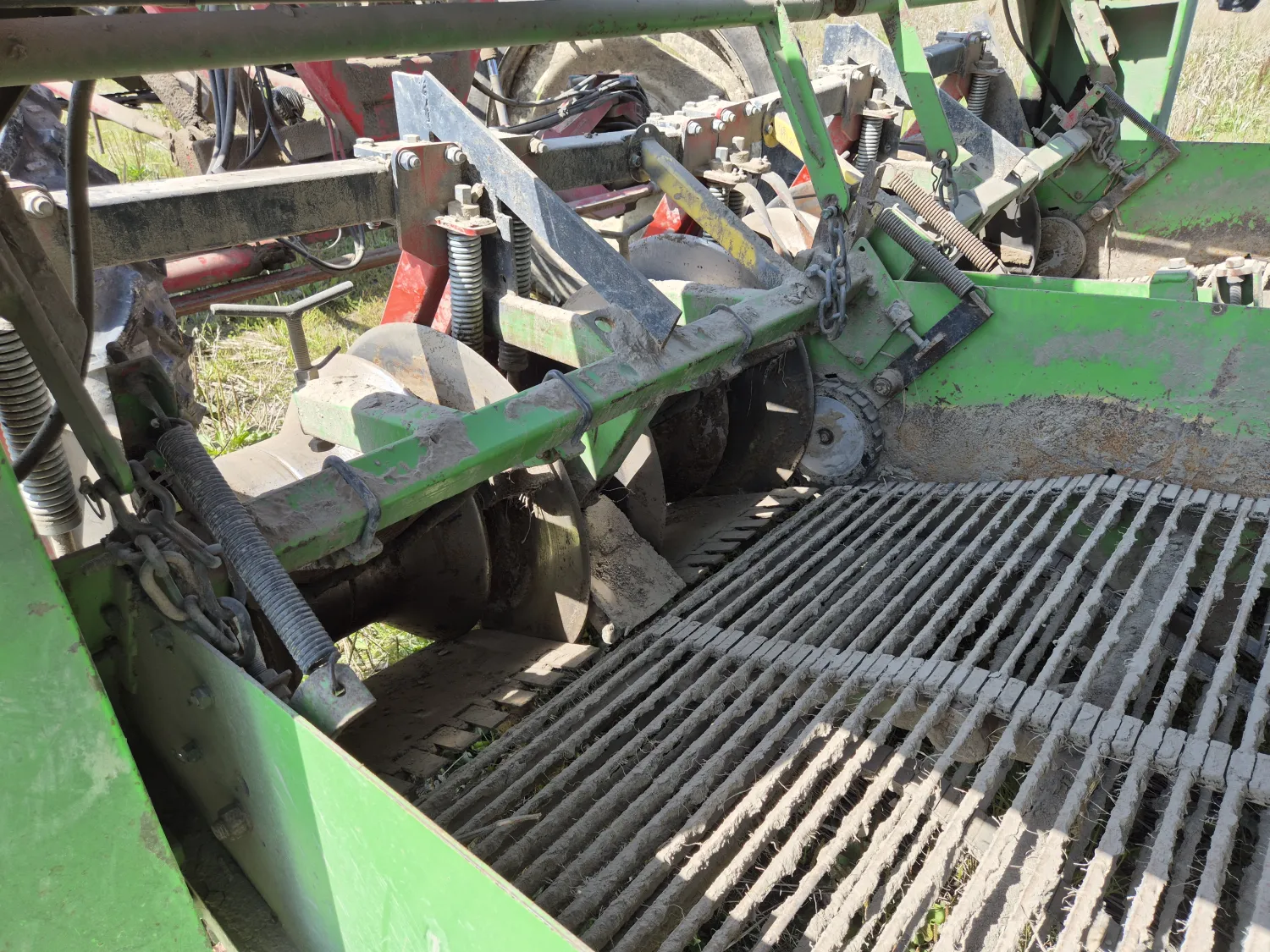 AVR Riecam 4-rijige rooimachine - Zelfrijdend, 3 tons bunker